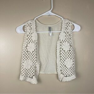 NWOT Beautees Girl’s Cream Beige Crochet Floral Vest